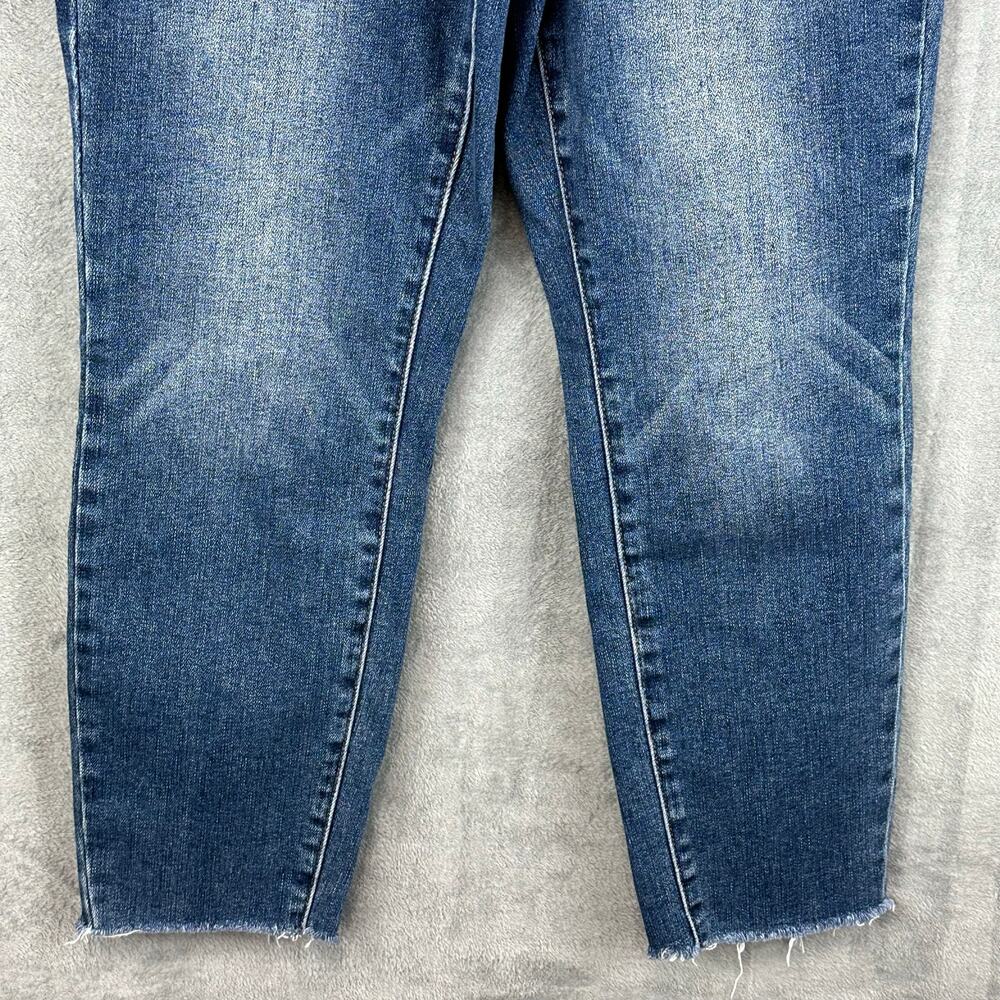 Judy Blue Jeans Womens 3/26 Blue Slim Fit Medium Wash Distressed Raw Hem Whisker - Picture 3 of 14